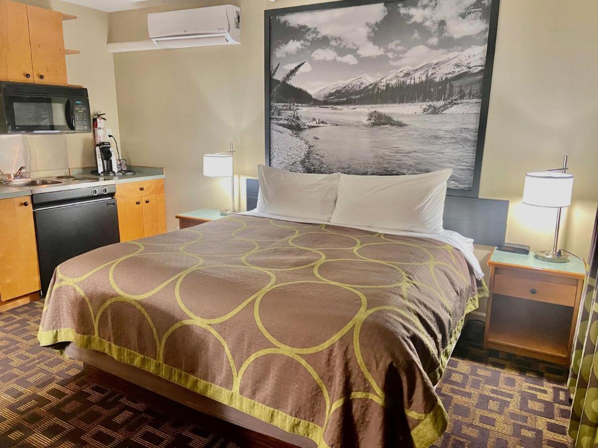 Super 8 By Wyndham Castlegar Bc Hotel Ngoại thất bức ảnh